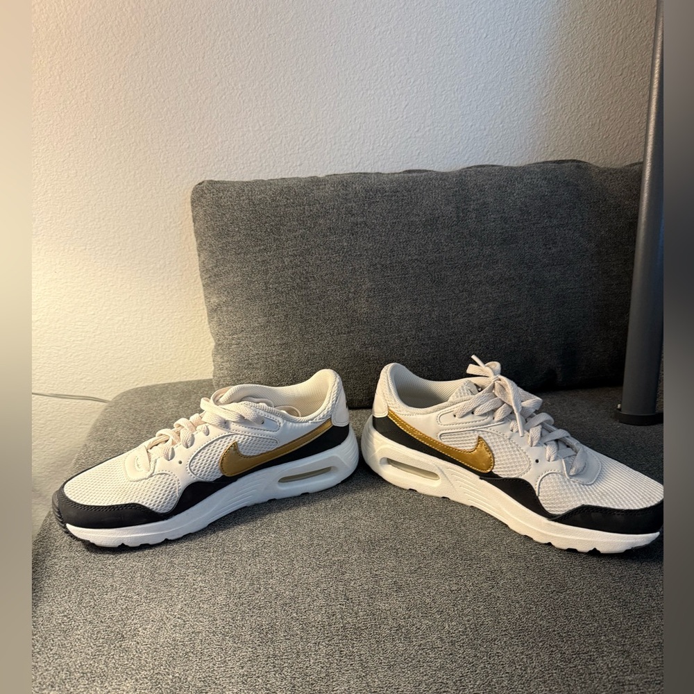 Pre-loved Nike AirMax